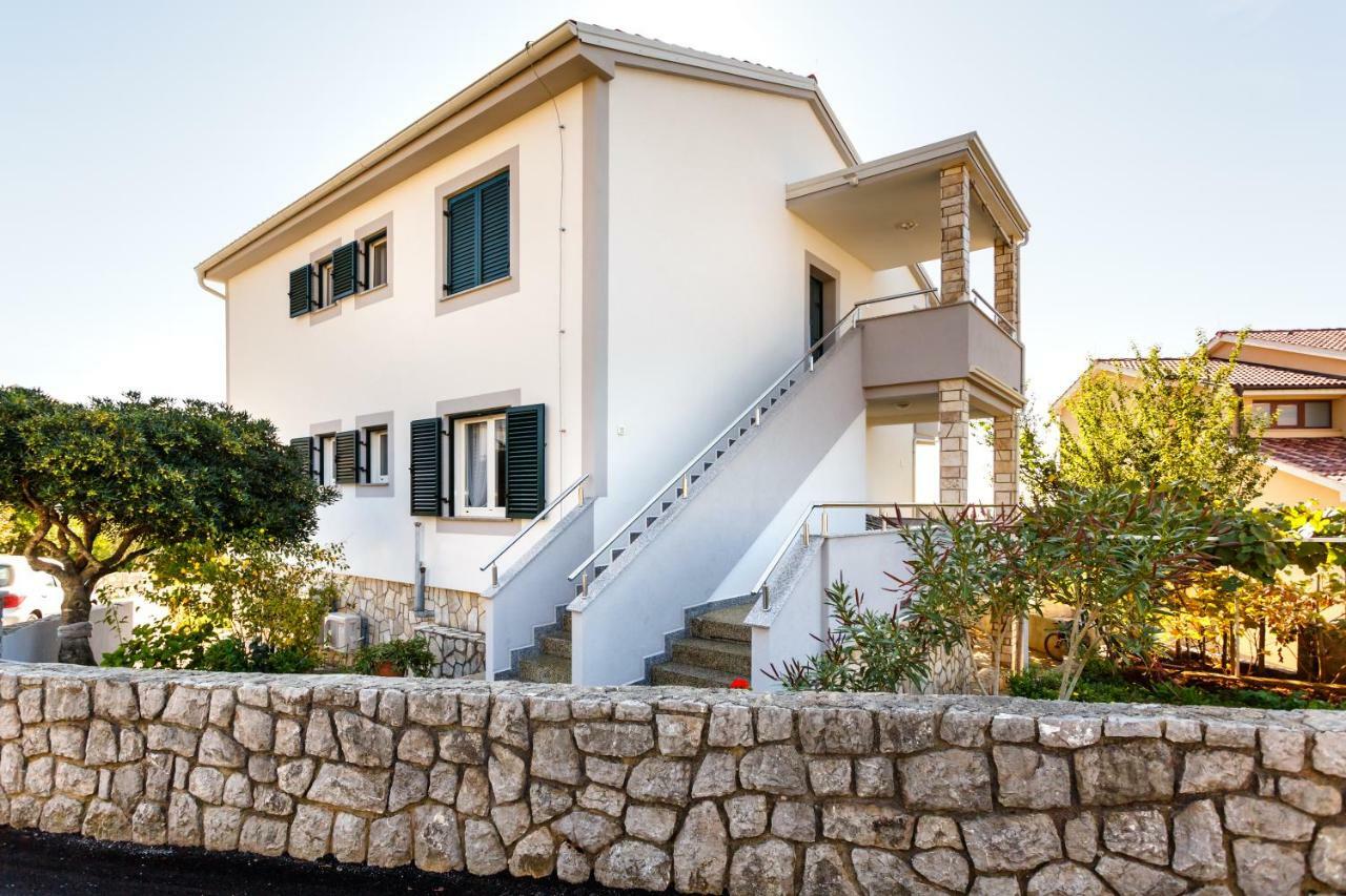 Apartment Anton Krk Town Εξωτερικό φωτογραφία