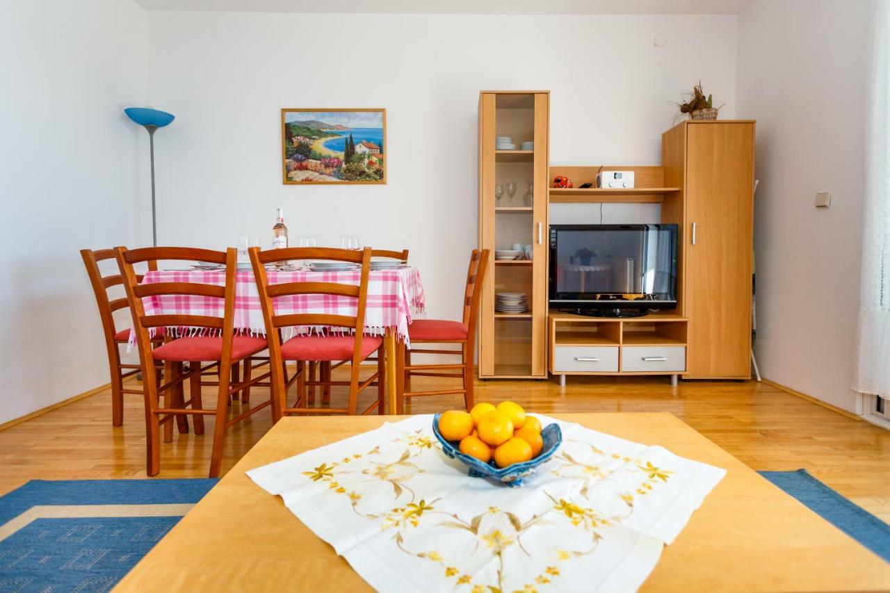 Apartment Anton Krk Town Εξωτερικό φωτογραφία