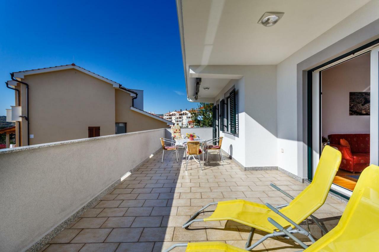Apartment Anton Krk Town Εξωτερικό φωτογραφία