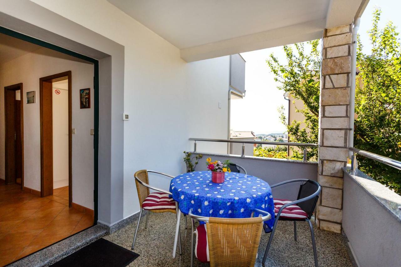 Apartment Anton Krk Town Εξωτερικό φωτογραφία